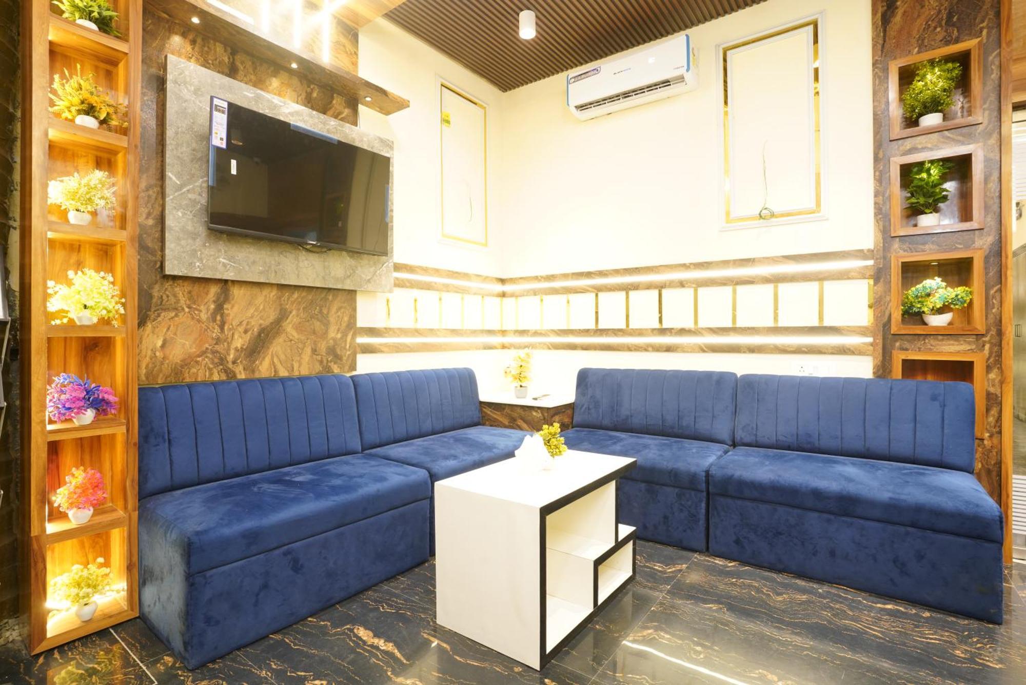 Sky Suite-sahar Cargo And Intl Airport *